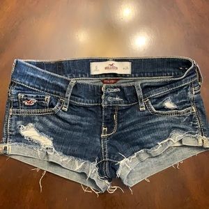 Low-waisted Distressed Jean Shorts